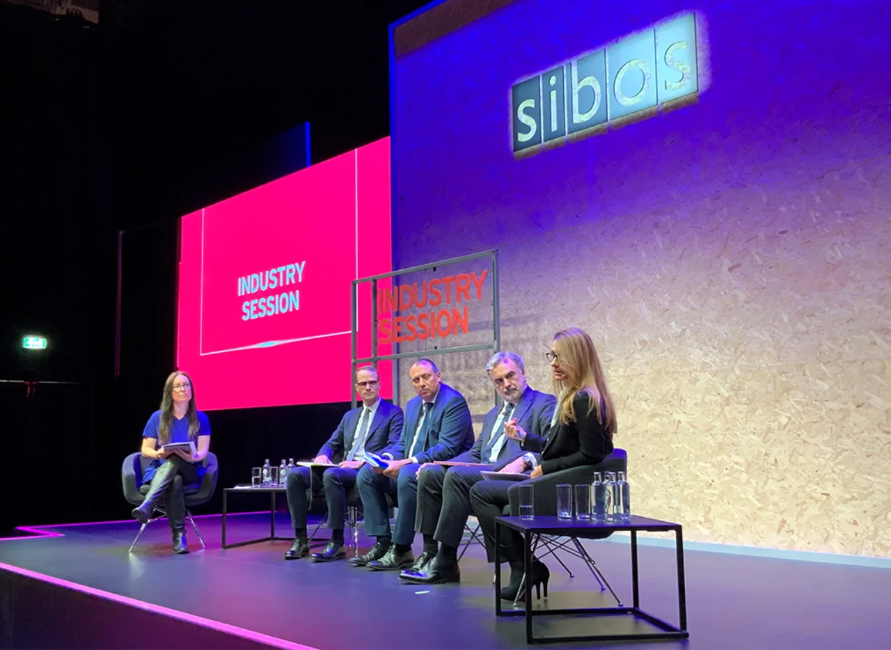 Virginie O’Shea, Pierre Davoust, Olivier Grimonpont, Javier Hernani and Julia Romhanyi at a discussion