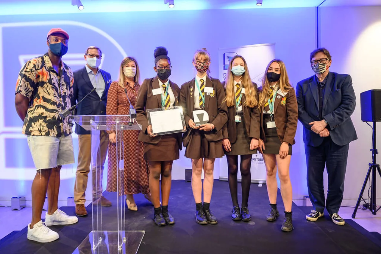 Yinka Ilori (Designer), Christoph Woermann and Lareena Hilton (Deutsche Bank), the student team from Heckmondwike Grammar School and Sebastian Conran (Designer)