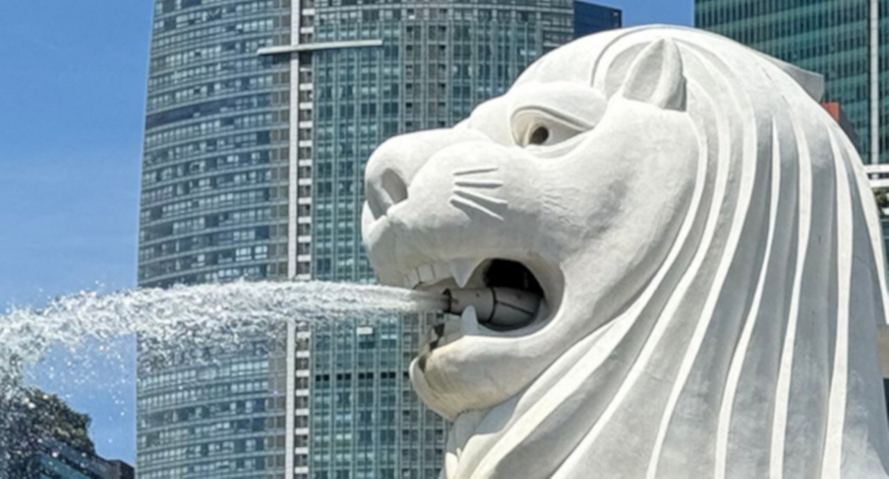 Merlion statue in Merlion Park, Singapore