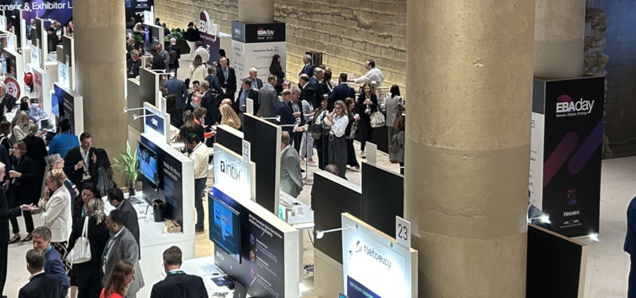 Long hallway with crowds at the EBAday2025