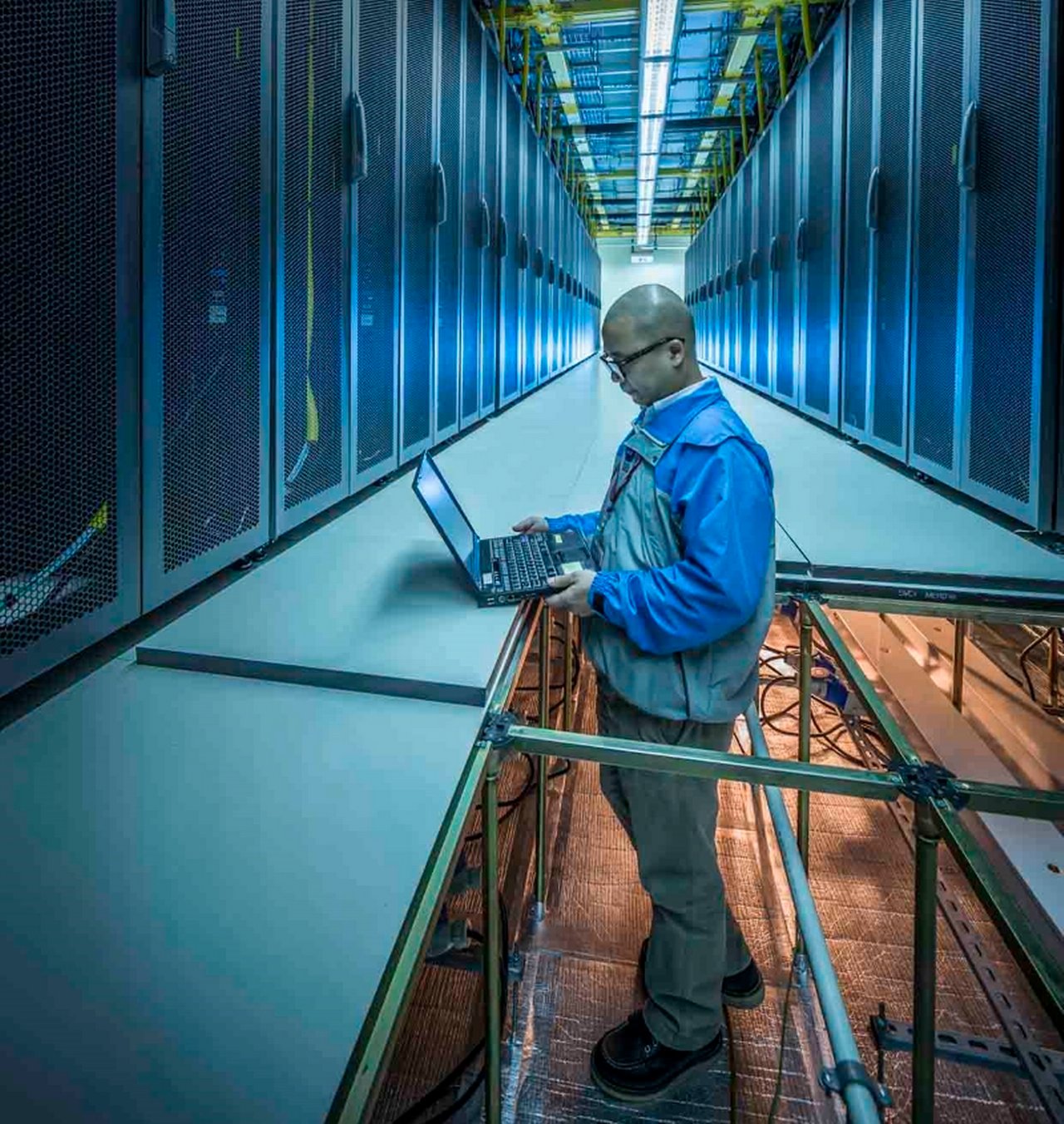 HKEX-data-centre.jpg