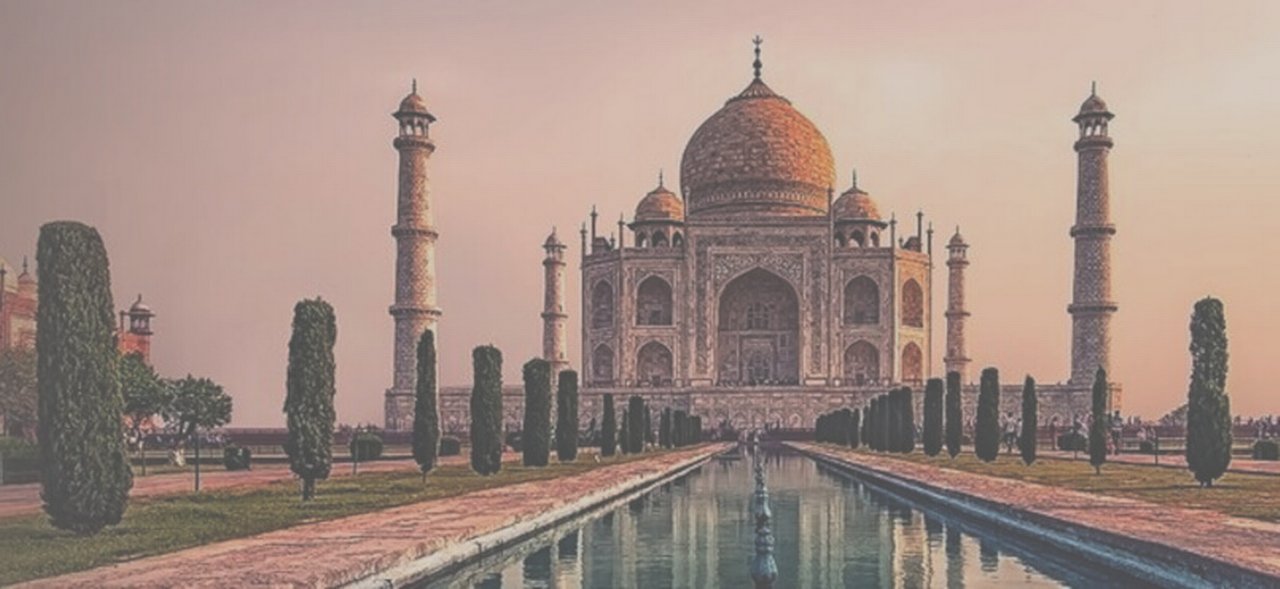 Taj Mahal at dusk