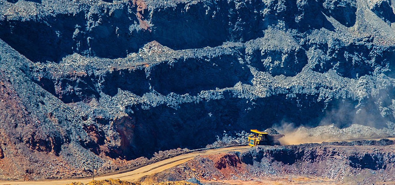 Board Iron Ore Pit And Ore Removal By Road