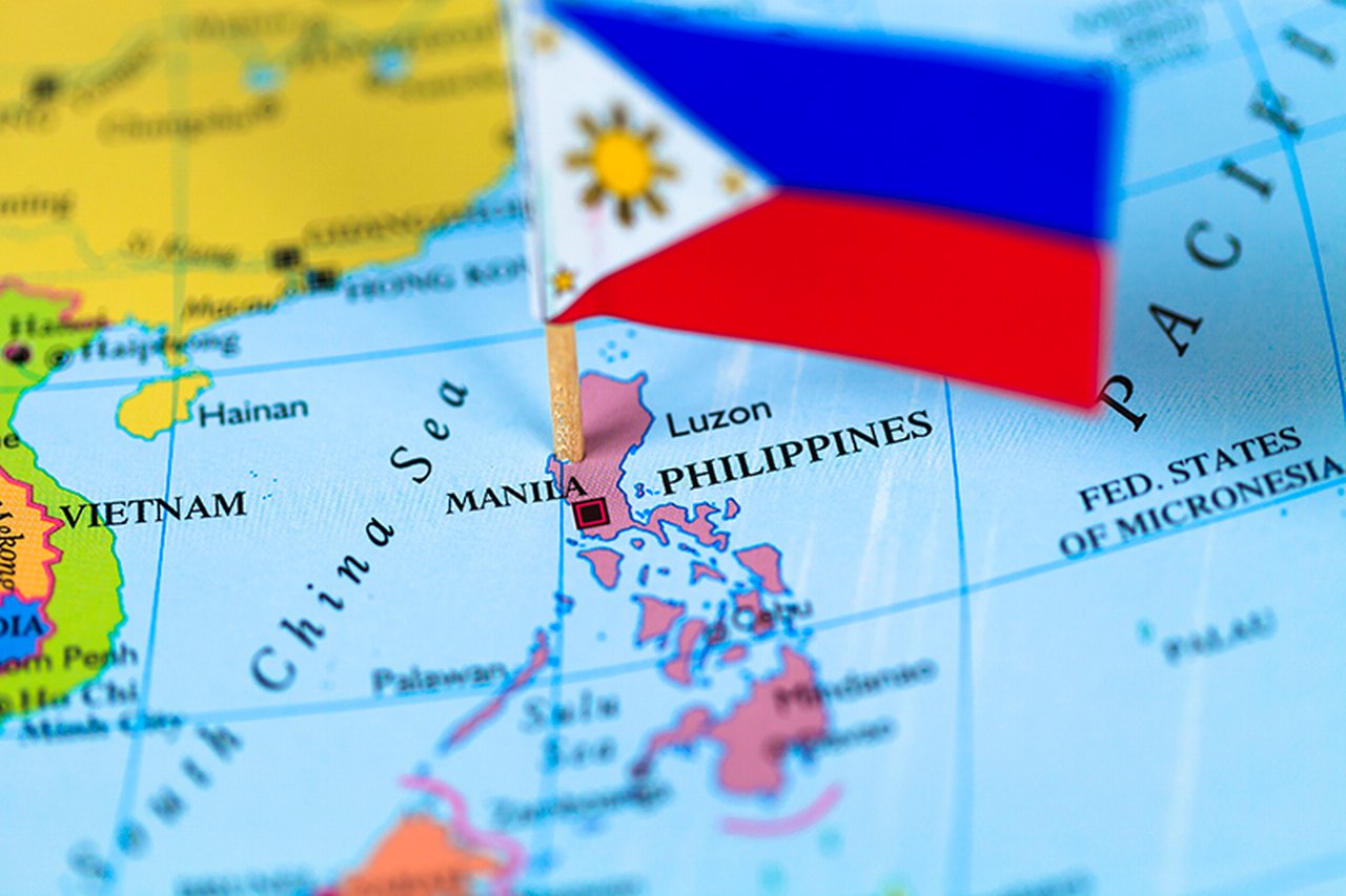 Map and flag of Philippines