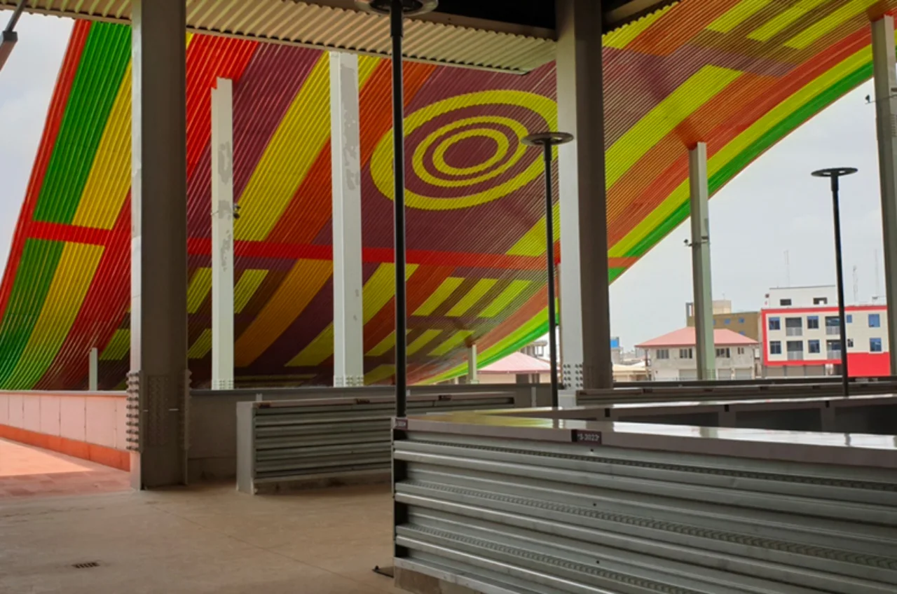 Inside the new Kumasi Market roof structure towards the end of Phase One