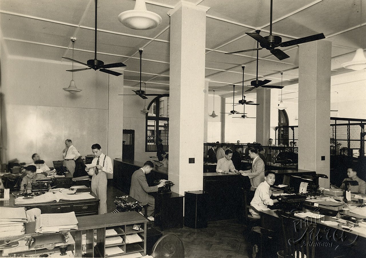 Accounting staff at Deutsch-Asiatische Bank’s Hong Kong branch in 1964