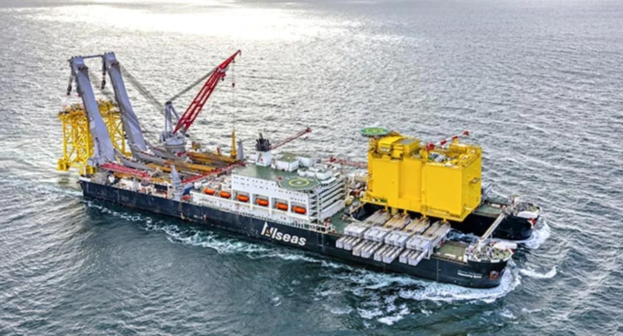 Pioneering Spirit BorWin5 wind platform