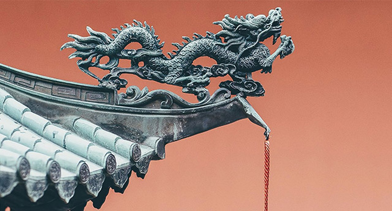 Dragon sculpture