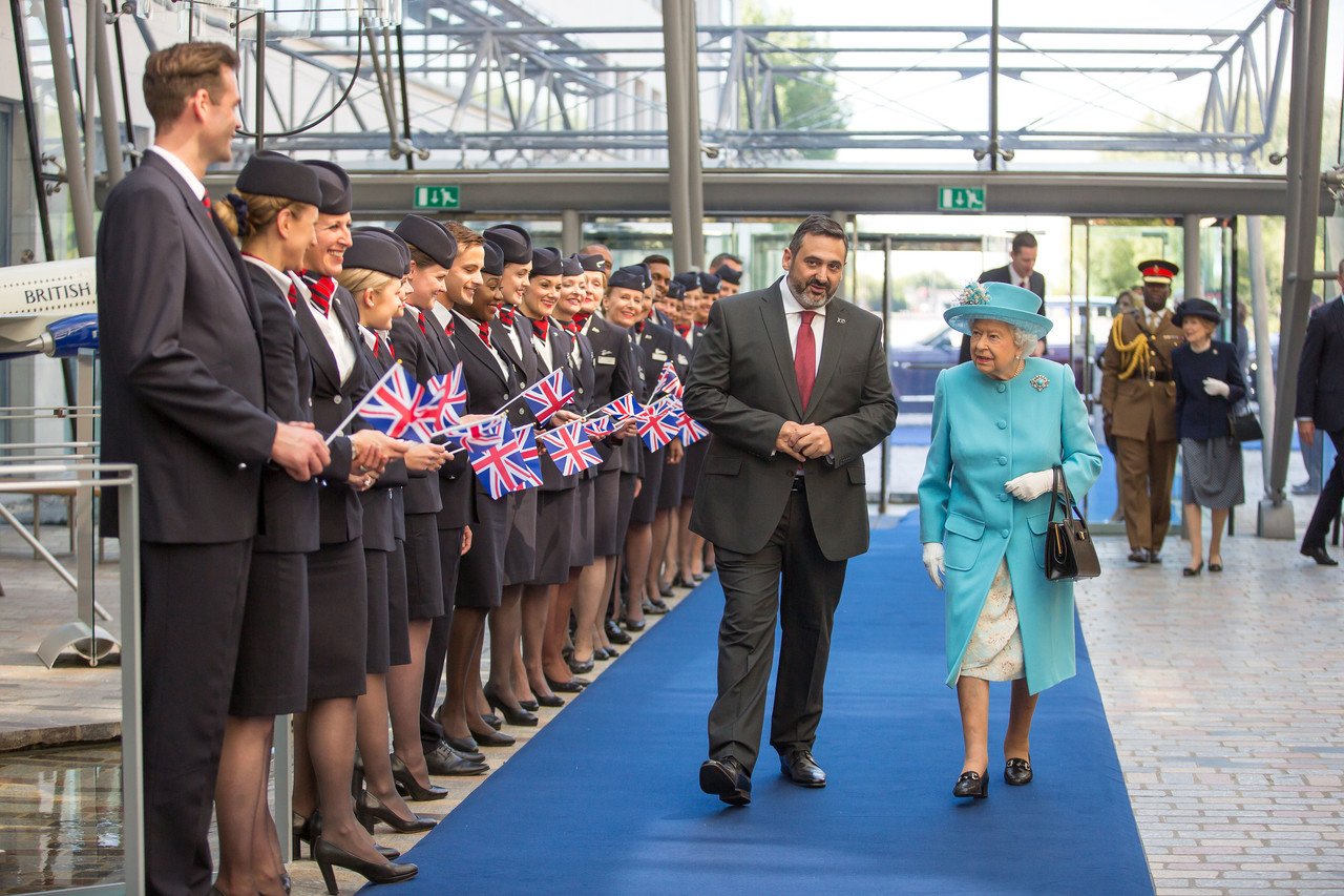 BA Chairman and CEO Alex Cruz with the UK monarch HM The Queen in happier times (May 2019)