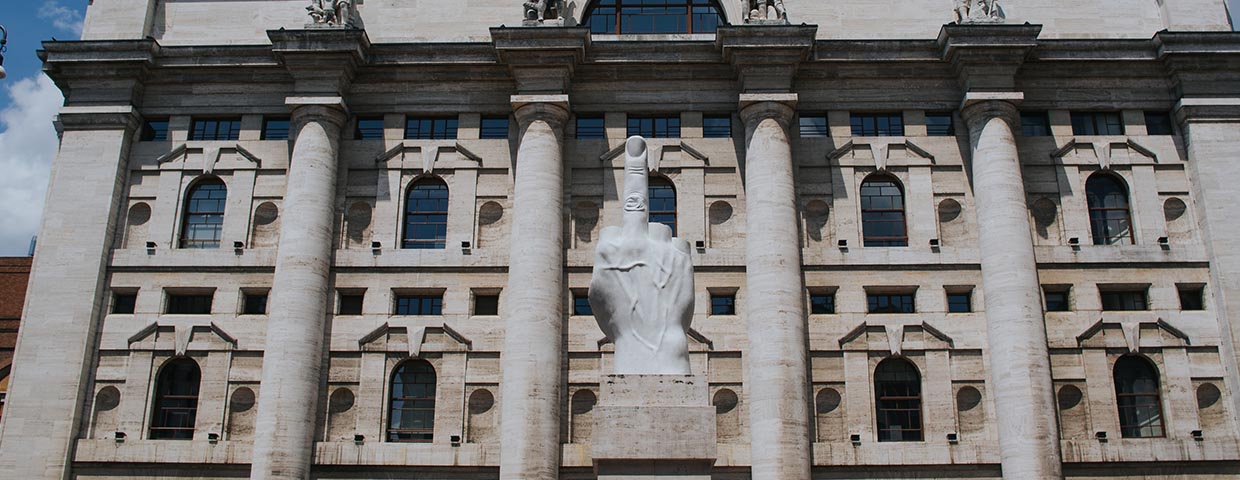 Statue at Piazza Affari, in front of the Milano Stock Exchange