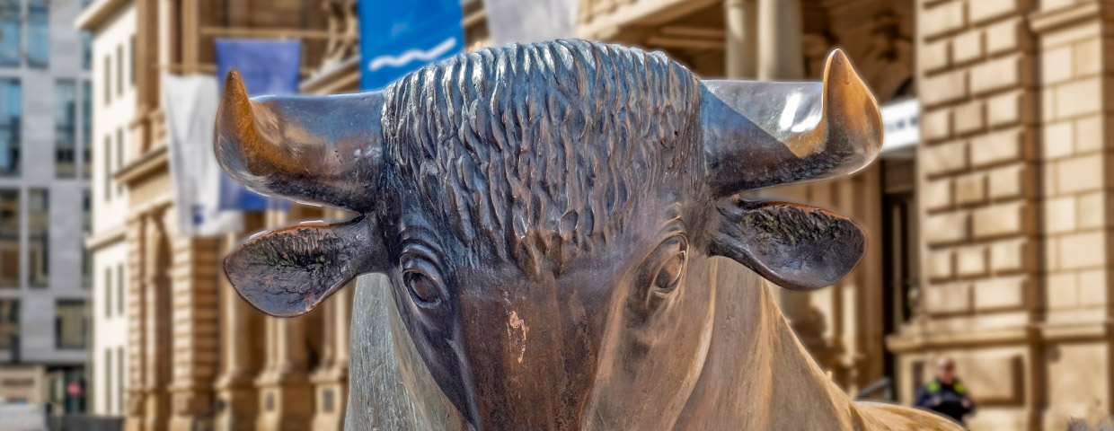 Bear And Bull Sculpture Frankfurt Stock Exchange Building