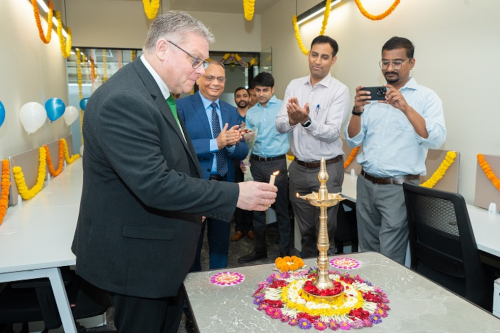 Stefan Bauerreis (left) at the office inauguration in Pune with the local team